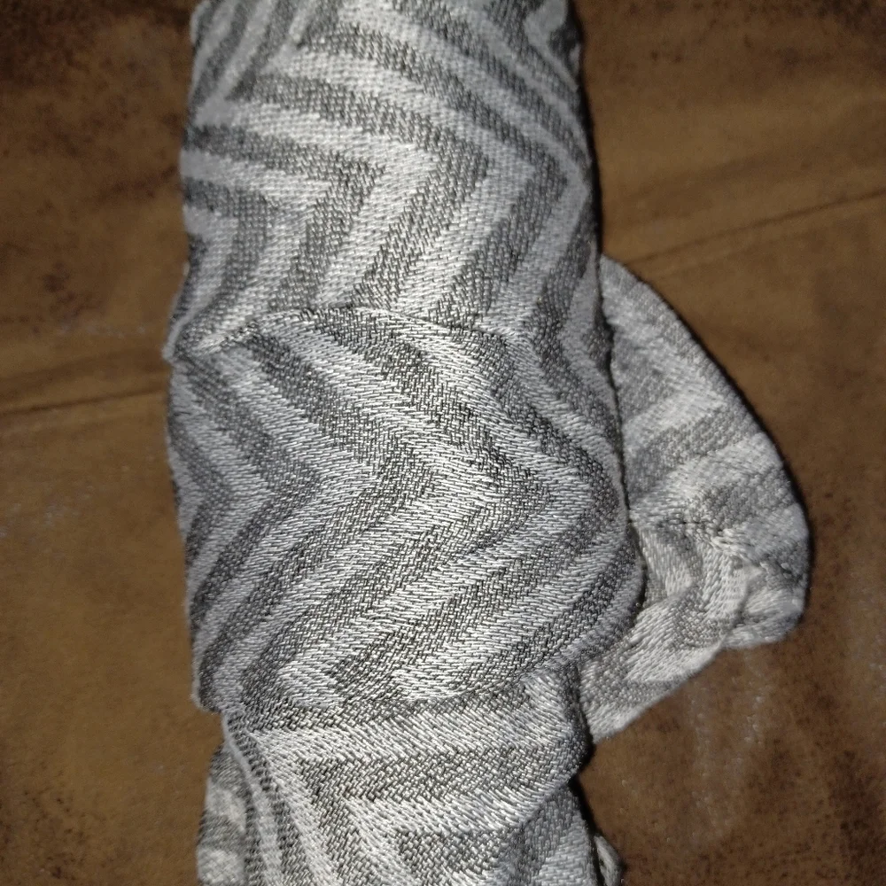 BUNDLE OF SCARFS, (8)
